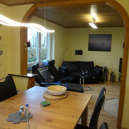 Ferienwohnung-bei-carolinensiel-50143 アパート